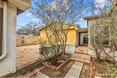 509 W Centre St, Fredericksburg, TX 78624 - Photo 26