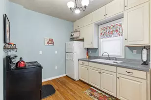 209 S Elk St, Fredericksburg, TX 78624 - Photo 14