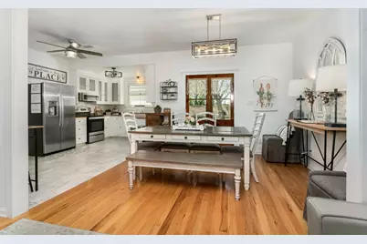 103 E Hackberry St, Fredericksburg, TX 78624 - Photo 6