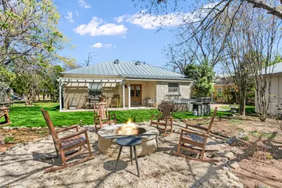 103 E Hackberry St, Fredericksburg, TX 78624 - Photo 22