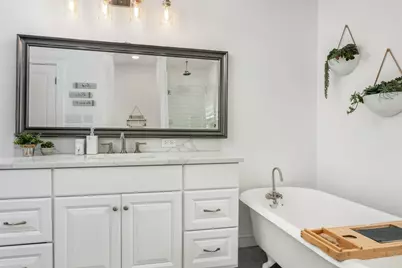 103 E Hackberry St, Fredericksburg, TX 78624 - Photo 12