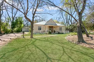 103 E Hackberry St, Fredericksburg, TX 78624 - Photo 18