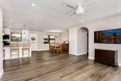 1014 Avenue B, Fredericksburg, TX 78624 - Photo 4