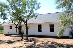 507 Buckhorn Dr, London, TX 76854 - Photo 2