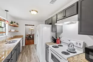 207 S Cherry St, Fredericksburg, TX 78624 - Photo 18