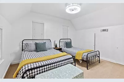 207 S Cherry St, Fredericksburg, TX 78624 - Photo 16