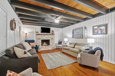 207 S Cherry St, Fredericksburg, TX 78624 - Photo 8