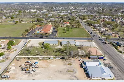 702 S Washington St, Fredericksburg, TX 78624 - Photo 8