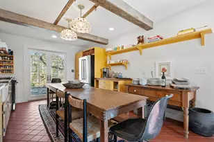 308 Cottonwood St, Fredericksburg, TX 78624 - Photo 8