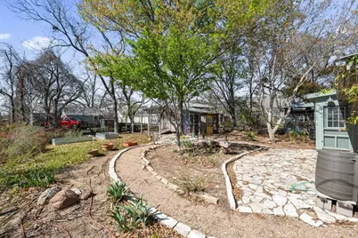 308 Cottonwood St, Fredericksburg, TX 78624 - Photo 34