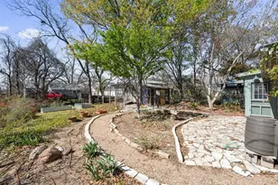 308 Cottonwood St, Fredericksburg, TX 78624 - Photo 34