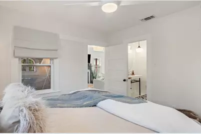 308 Cottonwood St, Fredericksburg, TX 78624 - Photo 24