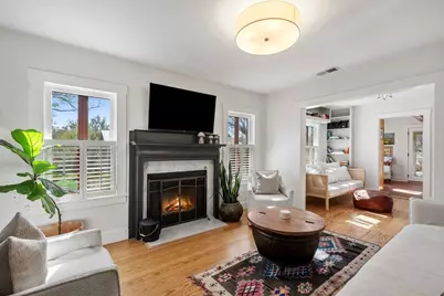 308 Cottonwood St, Fredericksburg, TX 78624 - Photo 16