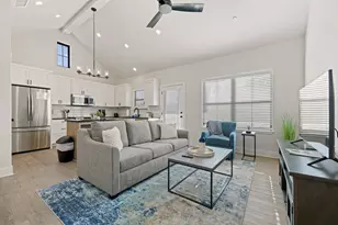 930 S Eagle St, Fredericksburg, TX 78624 - Photo 2