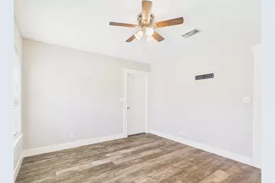 108 S Olive St, Fredericksburg, TX 78624 - Photo 10