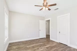 108 S Olive St, Fredericksburg, TX 78624 - Photo 6