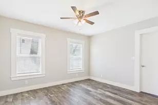 108 S Olive St, Fredericksburg, TX 78624 - Photo 8