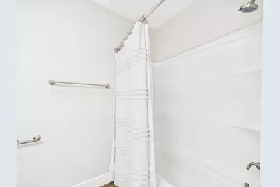 108 S Olive St, Fredericksburg, TX 78624 - Photo 12