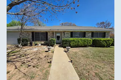 106 Broadmoor St, Fredericksburg, TX 78624 - Photo 1