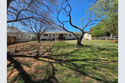 106 Broadmoor St, Fredericksburg, TX 78624 - Photo 22