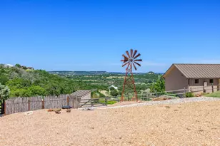 220 N Spies Ridge Dr, Fredericksburg, TX 78624 - Photo 16