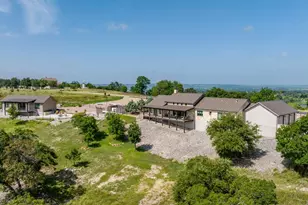 220 N Spies Ridge Dr, Fredericksburg, TX 78624 - Photo 8