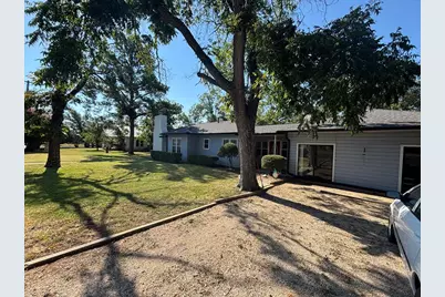 603 Fulton St, Fredericksburg, TX 78624 - Photo 2