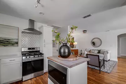 320 W Morse St, Fredericksburg, TX 78624 - Photo 10