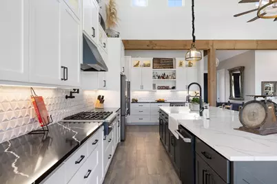 2105 Legacy Hills Dr, Johnson City, TX 78636 - Photo 12