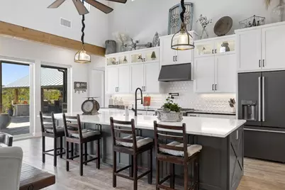 2105 Legacy Hills Dr, Johnson City, TX 78636 - Photo 10