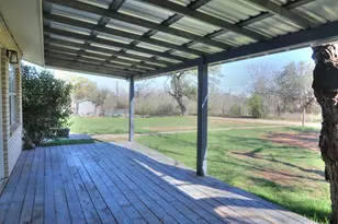 211 Forest Trail Dr, Fredericksburg, TX 78624 - Photo 2