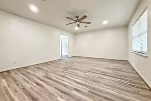 211 Forest Trail Dr, Fredericksburg, TX 78624 - Photo 4