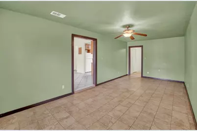 512 S Mesquite St, Fredericksburg, TX 78624 - Photo 10