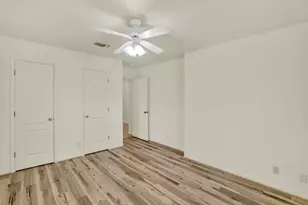 512 S Mesquite St, Fredericksburg, TX 78624 - Photo 10