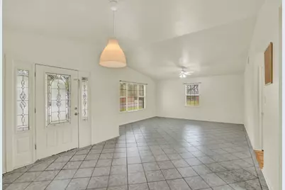 512 S Mesquite St, Fredericksburg, TX 78624 - Photo 12