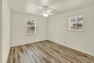 512 S Mesquite St, Fredericksburg, TX 78624 - Photo 12