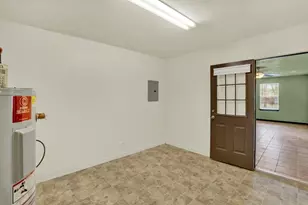 512 S Mesquite St, Fredericksburg, TX 78624 - Photo 14