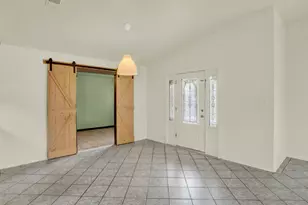 512 S Mesquite St, Fredericksburg, TX 78624 - Photo 8
