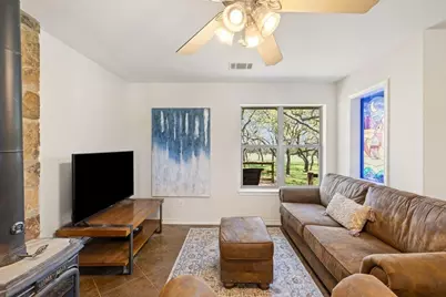 434 W Turner Ct, Johnson City, TX 78636 - Photo 4