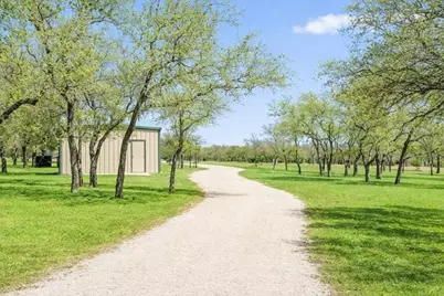 434 W Turner Ct, Johnson City, TX 78636 - Photo 20