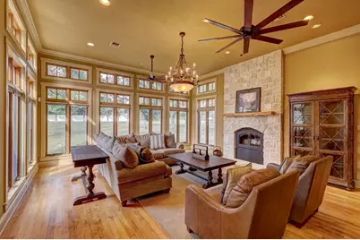 1104 Lois St, Kerrville, TX 78028 - Photo 16