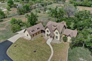 1104 Lois St, Kerrville, TX 78028 - Photo 76