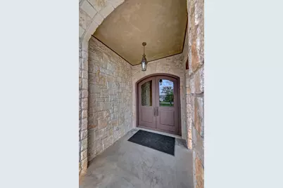 1104 Lois St, Kerrville, TX 78028 - Photo 4