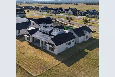 208 Interlaken St., Fredericksburg, TX 78624 - Photo 2