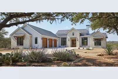 208 Interlaken St., Fredericksburg, TX 78624 - Photo 4