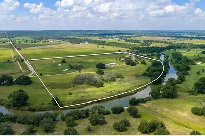 249 Eureka Ln, Fredericksburg, TX 78624 - Photo 2