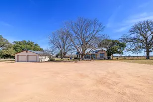 249 Eureka Ln, Fredericksburg, TX 78624 - Photo 6
