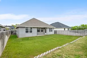 203 Winston Dr, Fredericksburg, TX 78624 - Photo 28