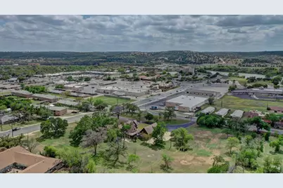 1104 Lois St, Kerrville, TX 78028 - Photo 76