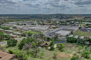 1104-B Lois St, Kerrville, TX 78028 - Photo 76